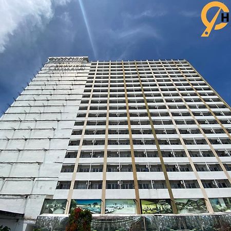 Hozby Skyview Setiabudi Suites Sunggal Екстер'єр фото